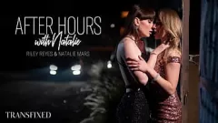 Reproducir Sesión trans incondicional con la pequeña MILF Natalie Mars y Riley Reyes